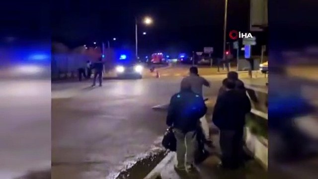 - Paris’te rehine krizi: Silahlı bir şirket sahibi, en az 2 kişiyi yaralayarak, kendi eşini şirketinde rehin aldı.