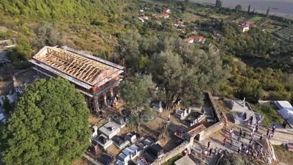 Ora News - Banorët në Pllanë përplasen me kishën për restaurimin, ndërpriten punimet