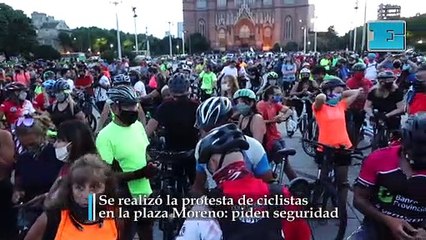 Se realizó la protesta de ciclistas en la plaza Moreno: piden seguridad