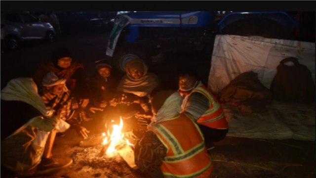 Bone-chilling cold in Delhi, mercury dips to 3.5 degree