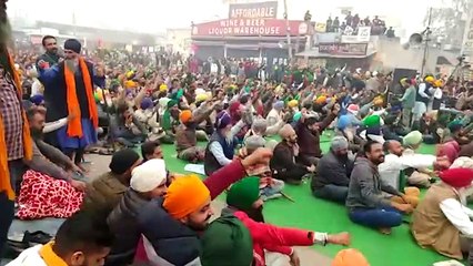 कड़ाके की ठंड में 23वें दिन भी किसानों का आंदोलन जारी, एक ही माँग- वापस हों कृषि कानून