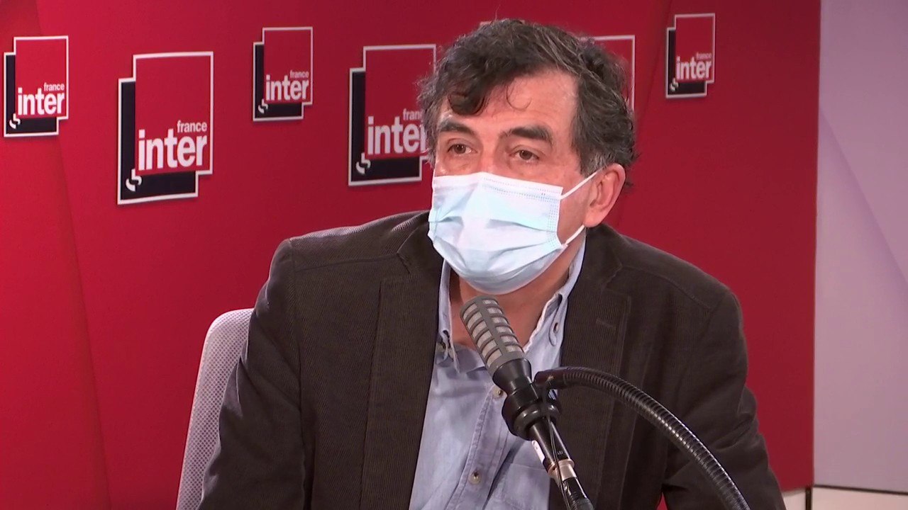 Transmission de la Covid-19 : en grande partie "dans la famille ou avec des amis" et "dans plus de la moitié des cas lors d'un repas", constate Arnaud Fontanet