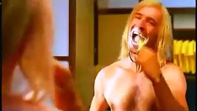 Cinéma en Français - Brice de Nice - Scène Culte N°13 # Reveil matin