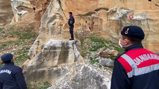 2 bin yıllık Herkül kabartmasını delik deşik ettiler, asasını çaldılar