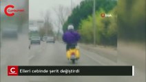 Bursa’da motosiklet sürücüsü elleri cebinde şerit değiştirdi