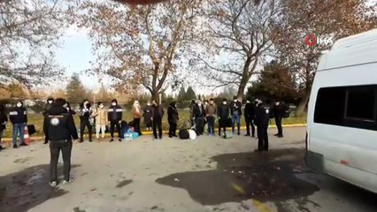 Şüpheli araçta 27 yasa dışı göçmen yakalandı