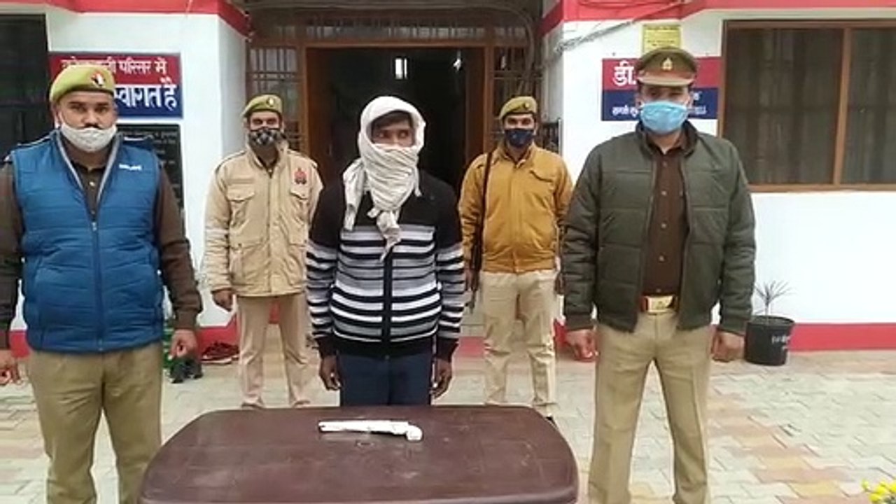जिला बदर अभियुक्त असलहा कारतूस सहित गिरफ्तार