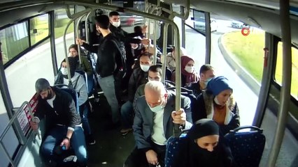 Otobüste bulduğu parayı yetkililere ulaştırdı