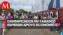 Se registran filas kilométricas para recibir apoyo de 10 mil pesos en Tabasco