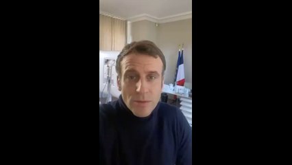 Emmanuel Macron donne de ses nouvelles sur Twitter, il assure "aller bien" et "avoir une activité un peu ralentie"