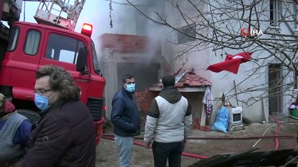 Saman dolu daire alevlere teslim oldu