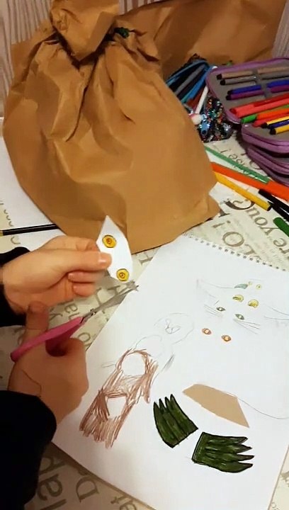 Рая показва как се изработва чудовището от "Патилата на метлата"