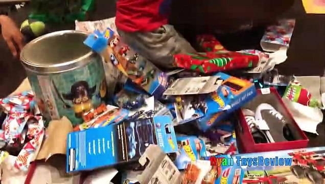 Cars Toys Giant Egg Surprise Opening! Christmas Morning 2016 Opening Present Toy Cars for Kids Video