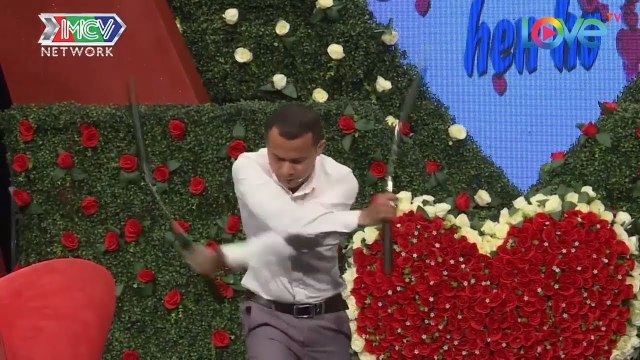 Cặp đôi toàn yêu DÂN BẮT CÁ gặp nhau là ĐỊNH MỆNH chào sân nhau bằng màn múa côn nhị khúc | BMHH