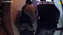 Yanlış adresi basan Amerikan polisinin siyahi kadını çıplak halde kelepçelemesine tepki