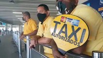 Taxistas conformes con regulaciones  impuestas a Uber