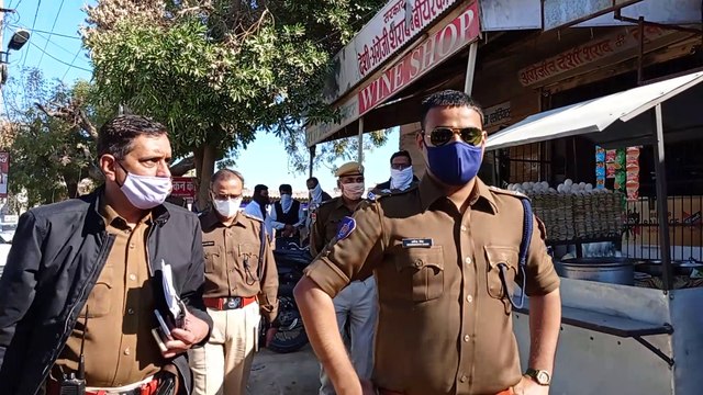 शराब दुकान पर फायरिंग, सेल्समैन व मैनेजर पर चलाई गोली