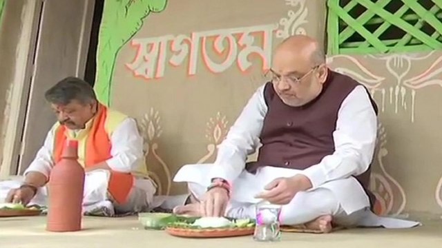 Amit Shah visits Bengal, eats lunch at a farmer's house