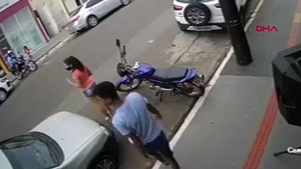 Brezilya'da bir çocuk kız kardeşini aracın altında kalmaktan böyle kurtardı