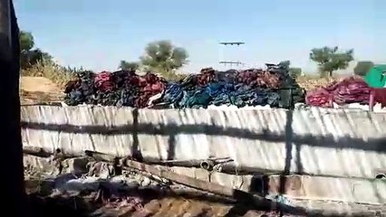 खेत में कपड़े की धुलाई इकाई सील, 310 थान जब्त