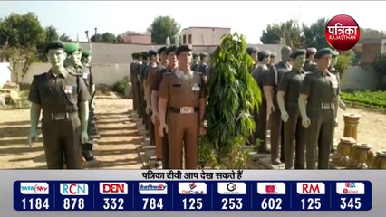 ‘शहीद बटालियन’ तैयार करने में जुटे मूर्तिकार वीरेंद्र