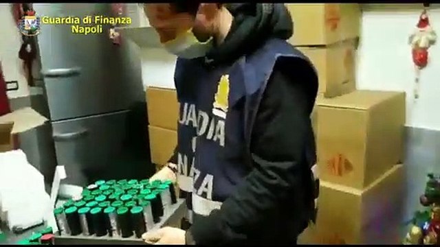 Botti illegali, sequestrate due tonnellate nel Napoletano (19.12.20)