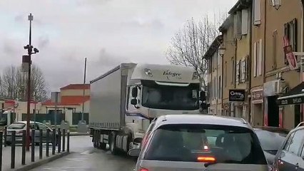 Un nouveau poids lourds veut se bloquer dans TRETS 19DEC2020