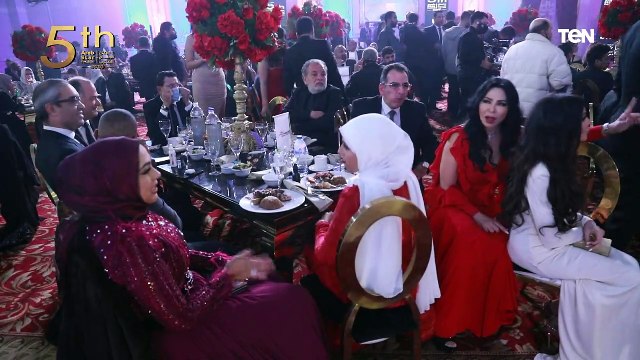 شاهد لحظة تكريم قناة TeN في مهرجان نجم العرب 2020 ويتسلم الجائزة الإعلامي نشأت الديهي