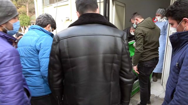 Yangında ölenlerin cenazeleri ailelerine teslim ediliyor.