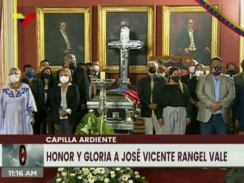 ANC entrega Acuerdo Constituyente que rinde honores a José Vicente Rangel Vale a sus familiares durante Capilla Ardiente