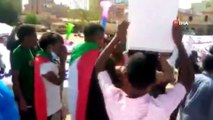 - Sudan'da Hükümet Karşıtı Protestoya Polisten Gazlı Müdahale