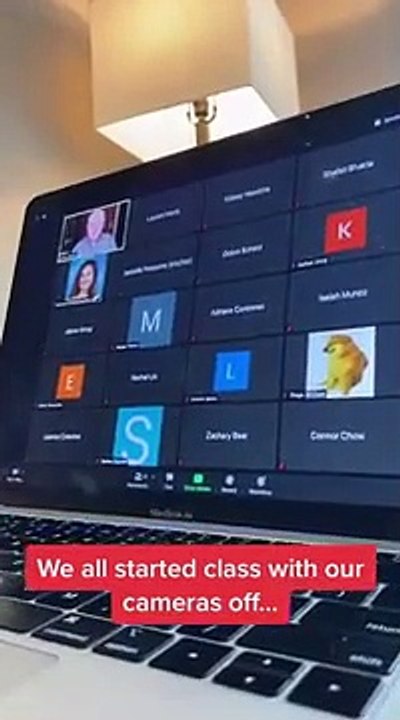 Des élèves font une surprise à leur prof sur Zoom
