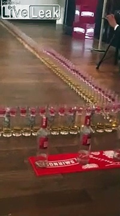 Dominos façon russe : avec des verres de Vodka !