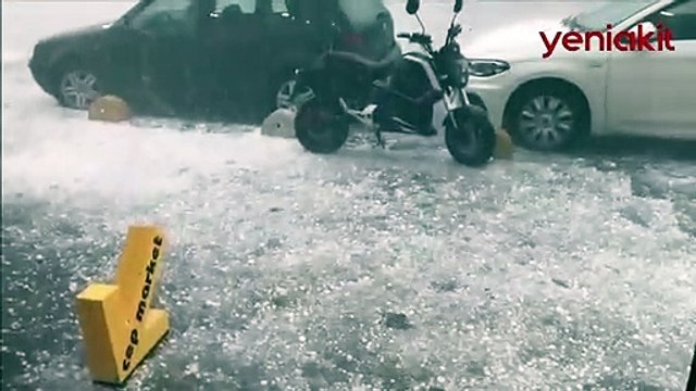 İstanbul'da korku dolu anlar! Ceviz büyüklüğünde dolu yağdı