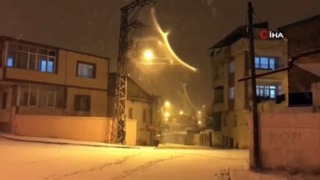 Bayburt’ta kar yağışı kenti beyaza bürüdü