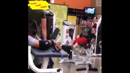 Humorous Gym people break, stop, give out and doing weird exercise