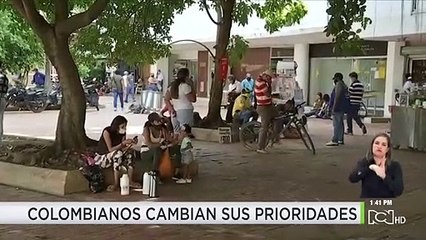 Colombianos bajan gasto en alimentación y vestuario por pandemia
