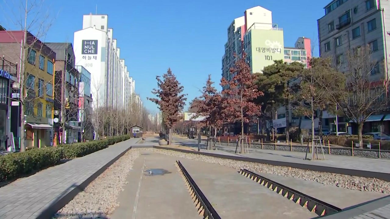 [날씨] 휴일 강추위 계속...코로나에 한파까지 텅 빈 도심 / YTN