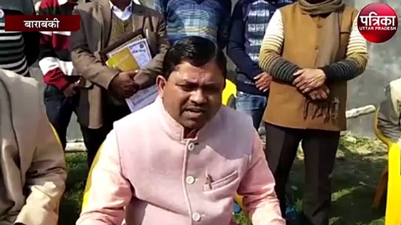 एसएमआई से गाली - गलौच करने वाले भाजपा सांसद का किसानों ने किया सम्मान