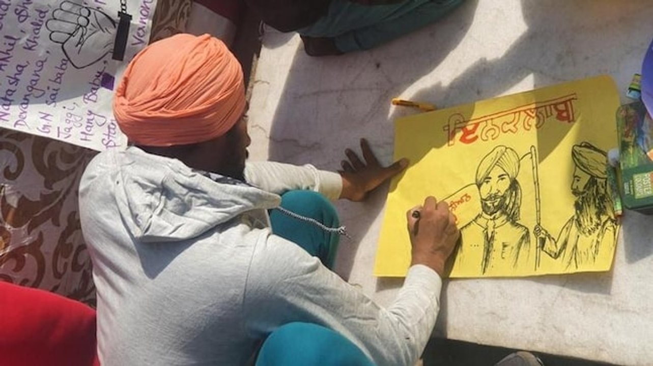 Watch: Students' poster stalls at Singhu border