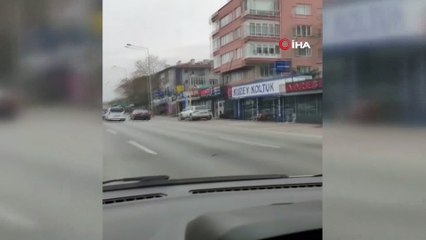 Trafikte makas atan sürücüler kamerada