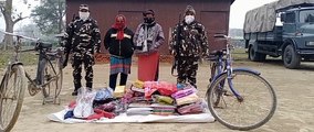 तस्करी कर ले जा रही दो नेपाली महिलाओं को माल के साथ एसएसबी ने पकड़ा
