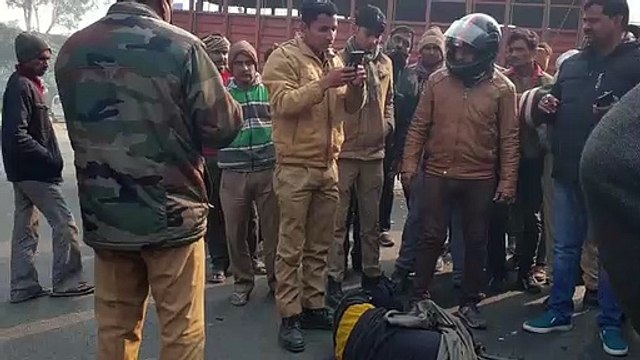 डीसीएम ने बाइक सवार को मारी टक्कर, बाइक सवार गंभीर रूप से घायल, स्थिति नाजुक