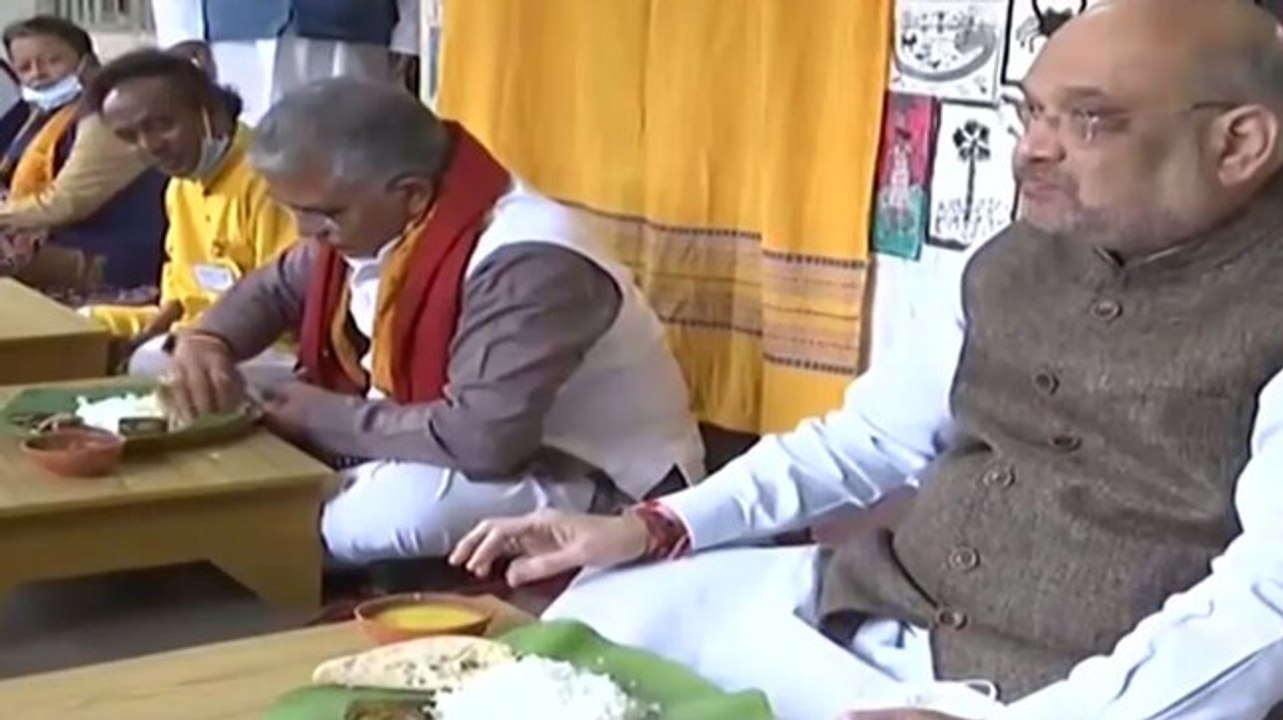 Watch: Amit Shah dines with Bengali folk singer at his residence