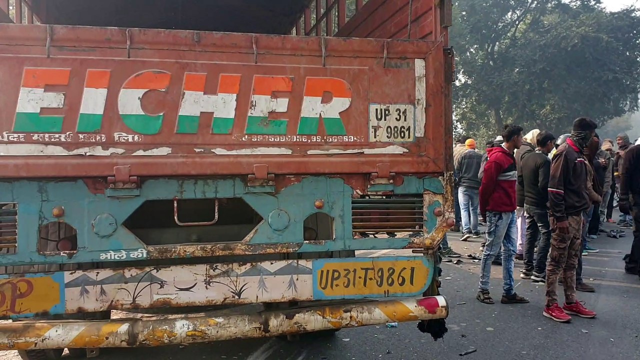 डीसीएम की टक्कर से घायल बाइक सवार की इलाज के दौरान हुई मौत