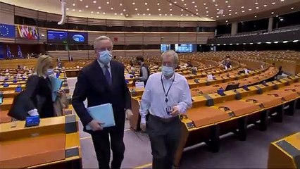 Acordo pós-Brexit de volta à mesa mas já há alternativas em ponderação