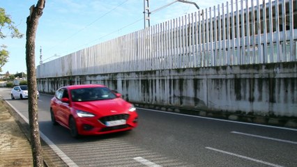 Una caravana de coches pide en Montequinto más presencia policial