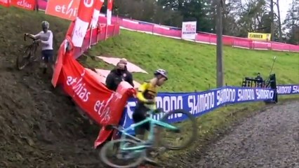 Cyclo-cross - World Cup 2020-2021 - Mathieu van der Poel wins in Namen
