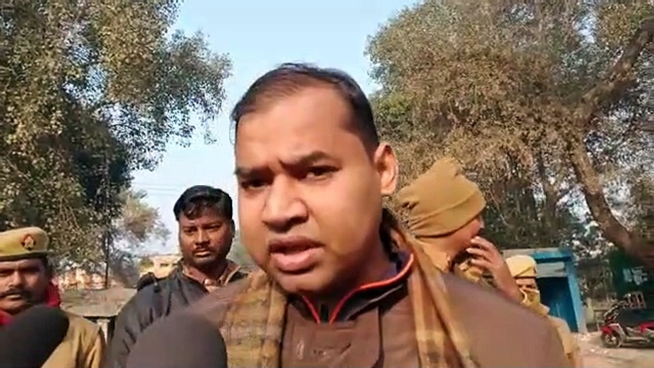 एसडीएम सदर अमित भट्ट ने आरटीओ ऑफिस के पास अवैध कब्जे को हटवाया