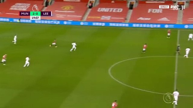 Các cầu thủ MU phối hợp đẹp mắt nâng tỉ số lên 3-0